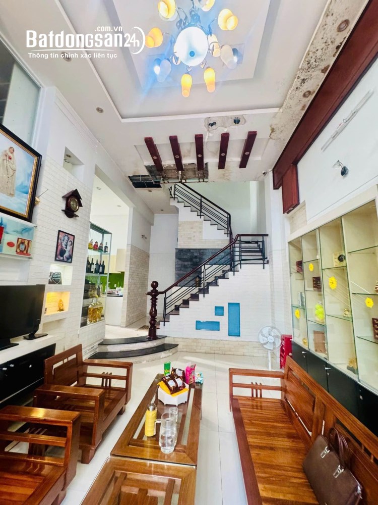Bán nhà 3.5 tầng kiên cố, ngõ 2 ô tô tránh, 99m², mt 8.4m, sổ sẵn, (Q Hải Châu cũ), TP Đà Nẵng