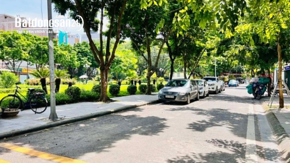 khách sạn Cổ Linh, dòng tiền ổn định 1.2tỷ/năm, vỉa hè, ôtô dừng đỗ, (Q Long Biên cũ)