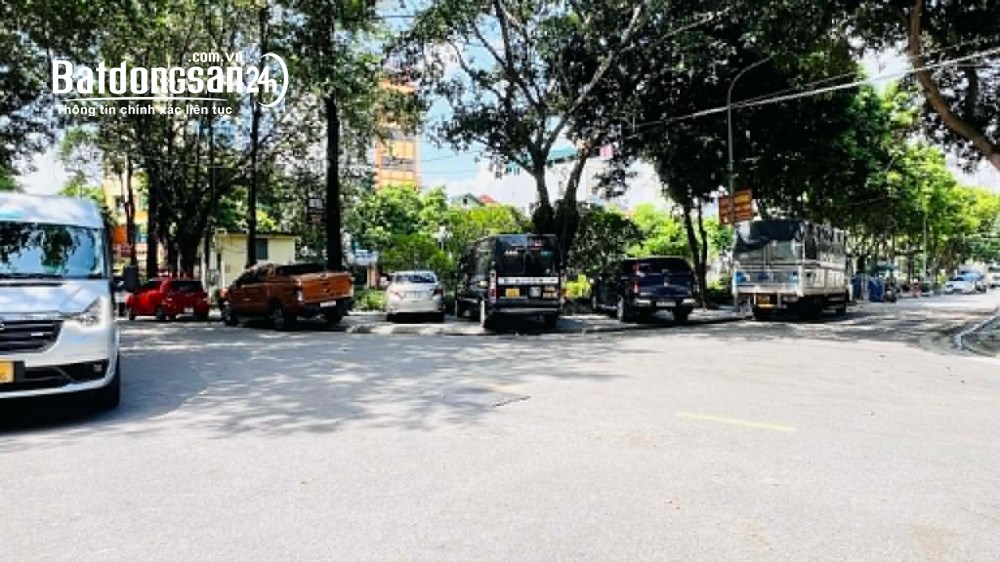 khách sạn Cổ Linh, dòng tiền ổn định 1.2tỷ/năm, vỉa hè, ôtô dừng đỗ, (Q Long Biên cũ)