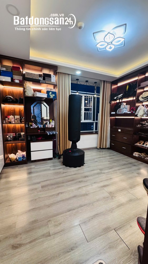 Bán nhà SHR - Góc 2 Mặt View Đẹp - 4PN - Nhỉnh 7 Tỷ, Tạ Quang Bửu, P. Bình Đông (Quận 8 cũ).