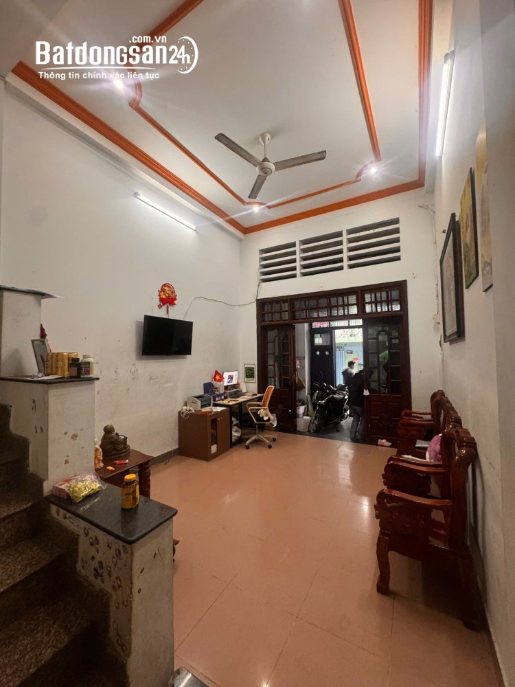 Nhà Lạc Long Quân, 5 tầng, HXT, 50m2, ngang 3,9m x  dài 12,8m, nhỉnh 7,x tỷ