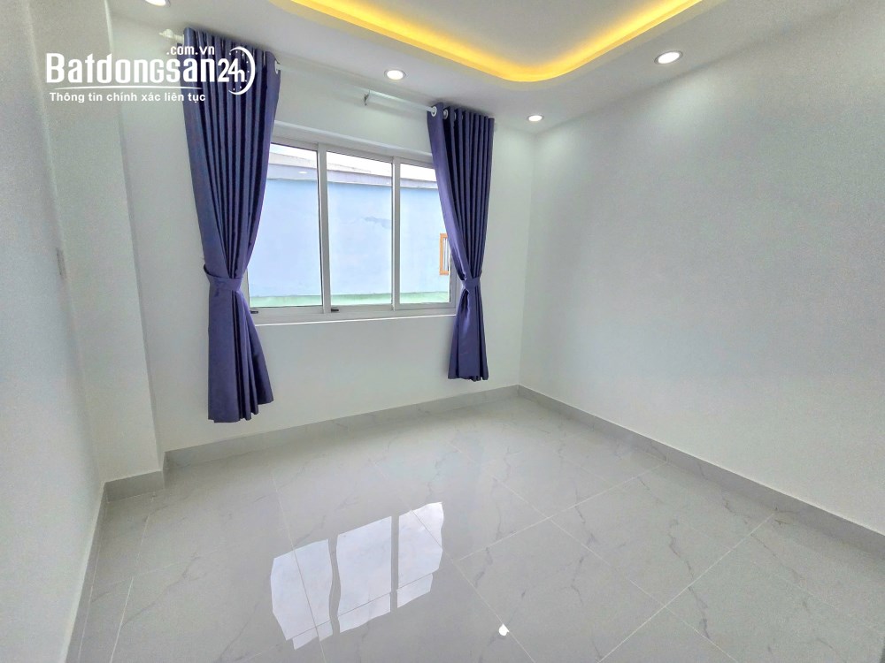 Bán nhà phố mới hoàn thiện-- full nội thất - hẽm thoáng - Huỳnh Tân Phát. Q7