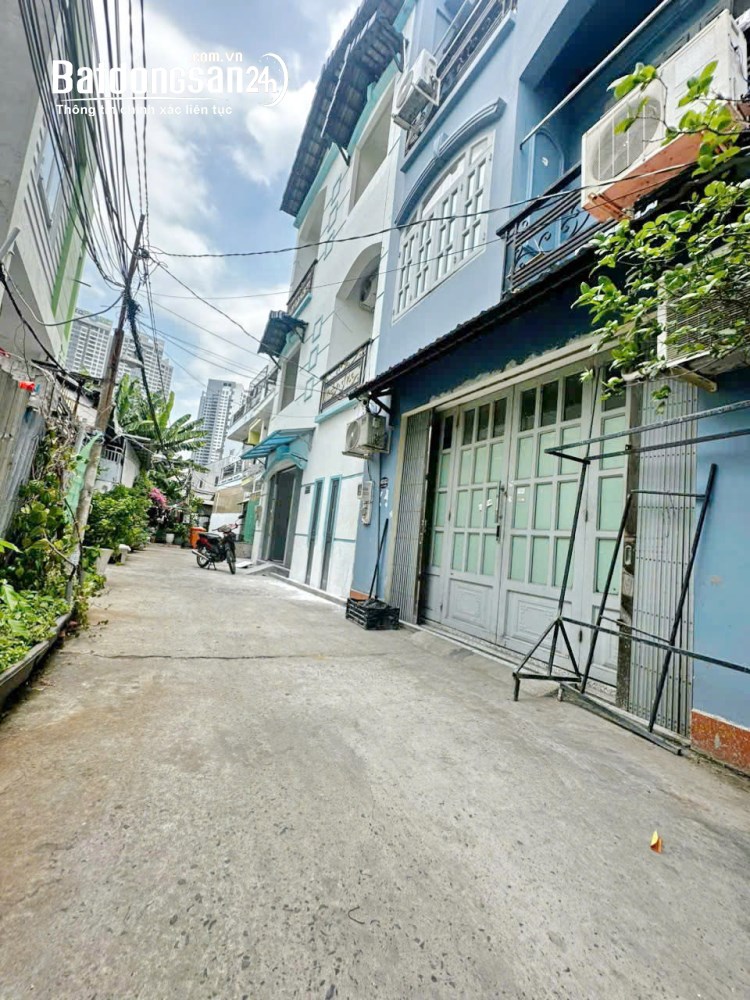 Bán nhà phố mới hoàn thiện-- full nội thất - hẽm thoáng - Huỳnh Tân Phát. Q7