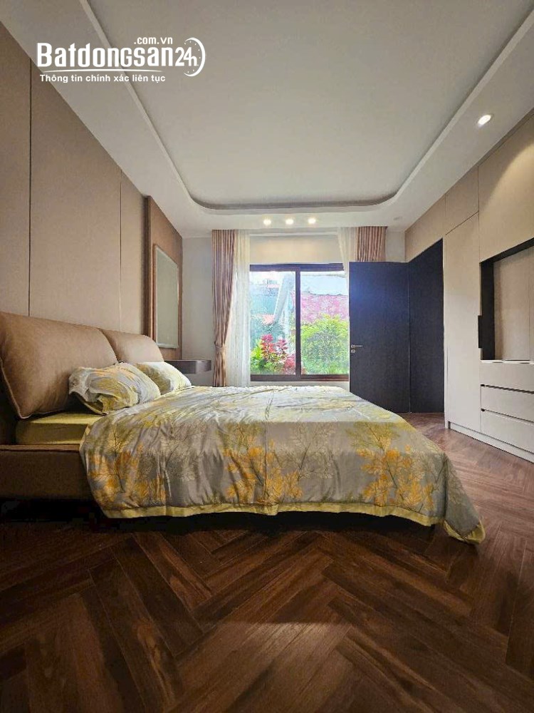 CỰC HOT- NHÀ ĐẸP TRẦN DUY HƯNG- LÔ GÓC - THANG MÁY 49m2 - 13,3 Tỷ