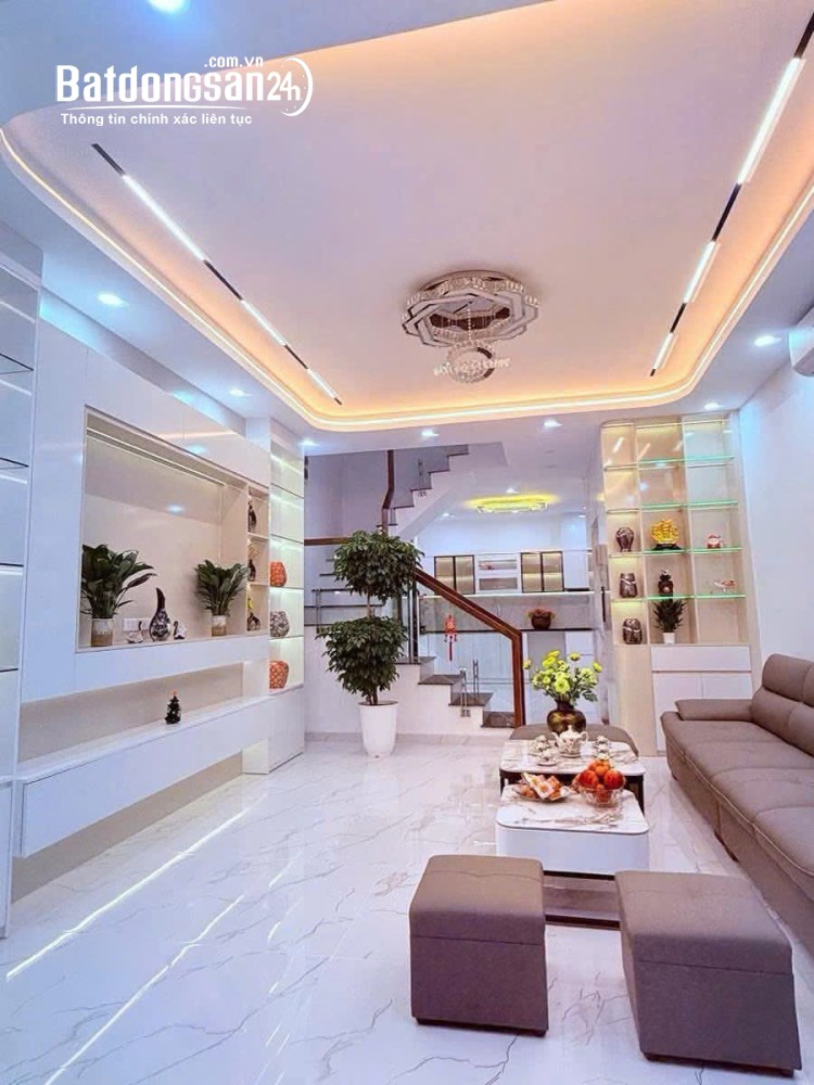 Bán nhà 5 tầng, 50m2, TM, giá 18 tỷ, Đường Khương Đình, (Q Thanh Xuân cũ)
