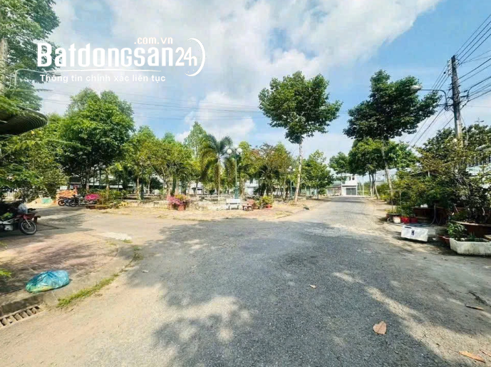 Nhà Hóc Môn – 94m², 2PN – Sổ Hồng Riêng – Ô Tô Đậu Cổng – Giá Chỉ 880 Triệu TL