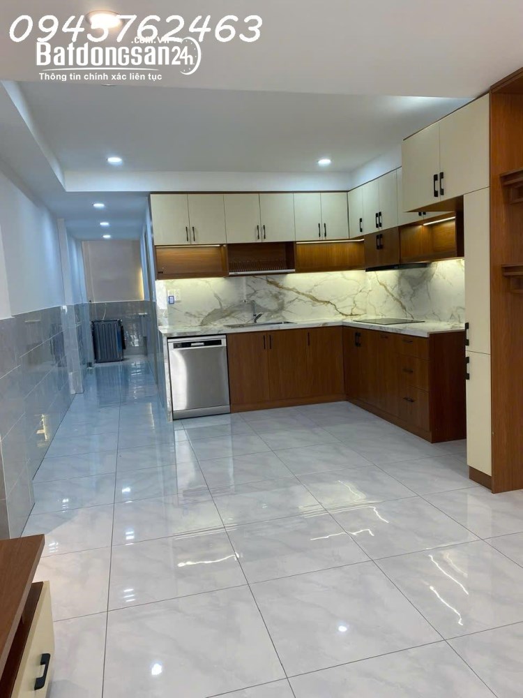 Bán nhà riêng 2 tầng tại đường Trường Sa, Phú Nhuận, DT 67.4 m2, 3PN + 2WC, giá 11 tỷ