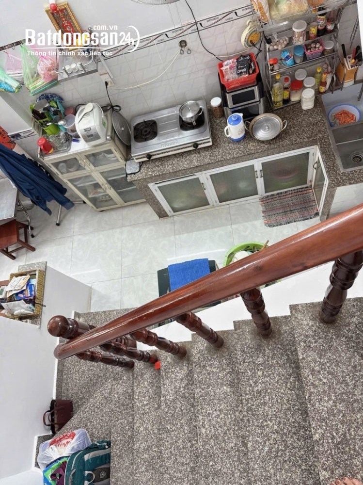 LÊ VĂN QUỚI- BÌNH TÂN - HẺM XE HƠI 26M2, 3 TẦNG ĐÚC, 2PN, 3WC, CHỈ 3.95 TỶ.