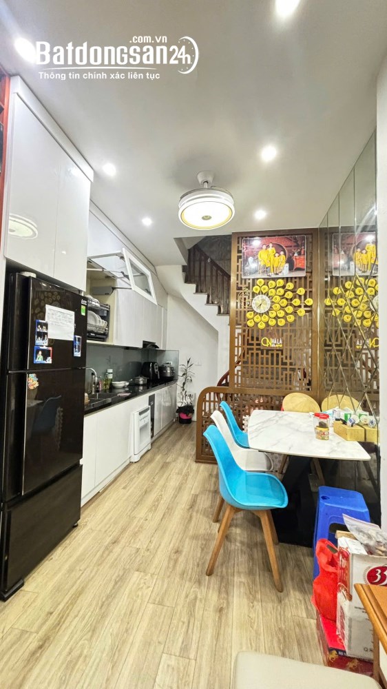 Nhà 5 tầng, 35m2, lô góc, giá 9.5 tỷ, Đường Đại Từ, P. Định Công (Q Hoàng Mai cũ)