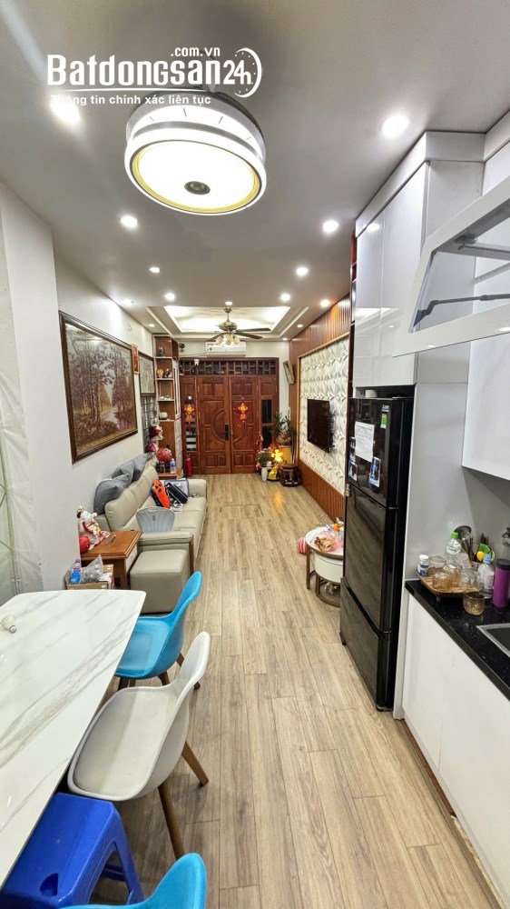 Nhà 5 tầng, 35m2, lô góc, giá 9.5 tỷ, Đường Đại Từ, P. Định Công (Q Hoàng Mai cũ)