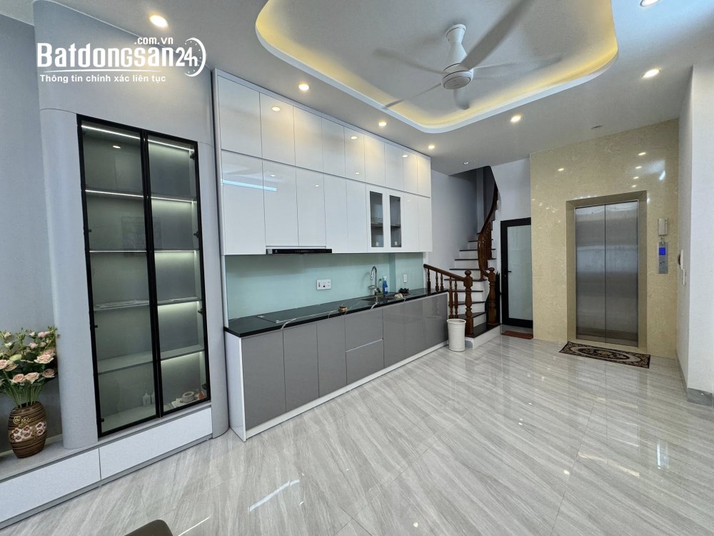 Nhà 6 tầng, TM,12.5 tỷ, sổ đỏ vuông đẹp, ss giao dịch, Đ. Giáp Nhị, P. Định Công (Q Hoàng Mai cũ).