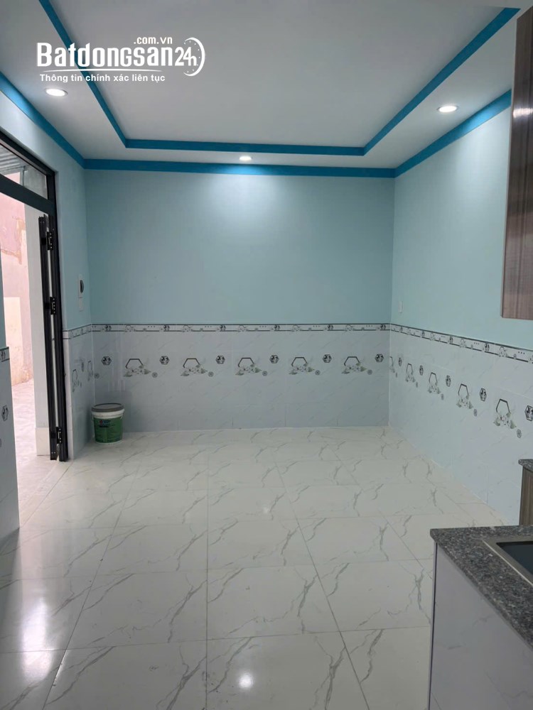 Bán nhà 1 trệt 1 lầu 30m2, đường ô tô, chỉ 850 triệu, P. Biên Hòa, Đồng Nai.
