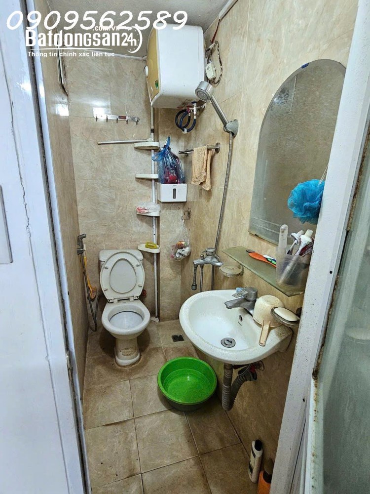 Cho thuê nhà tầng 2 Địa chỉ: Số 35, mặt ngõ Trung Tả, Phố Khâm Thiên, Phường Thổ Quan