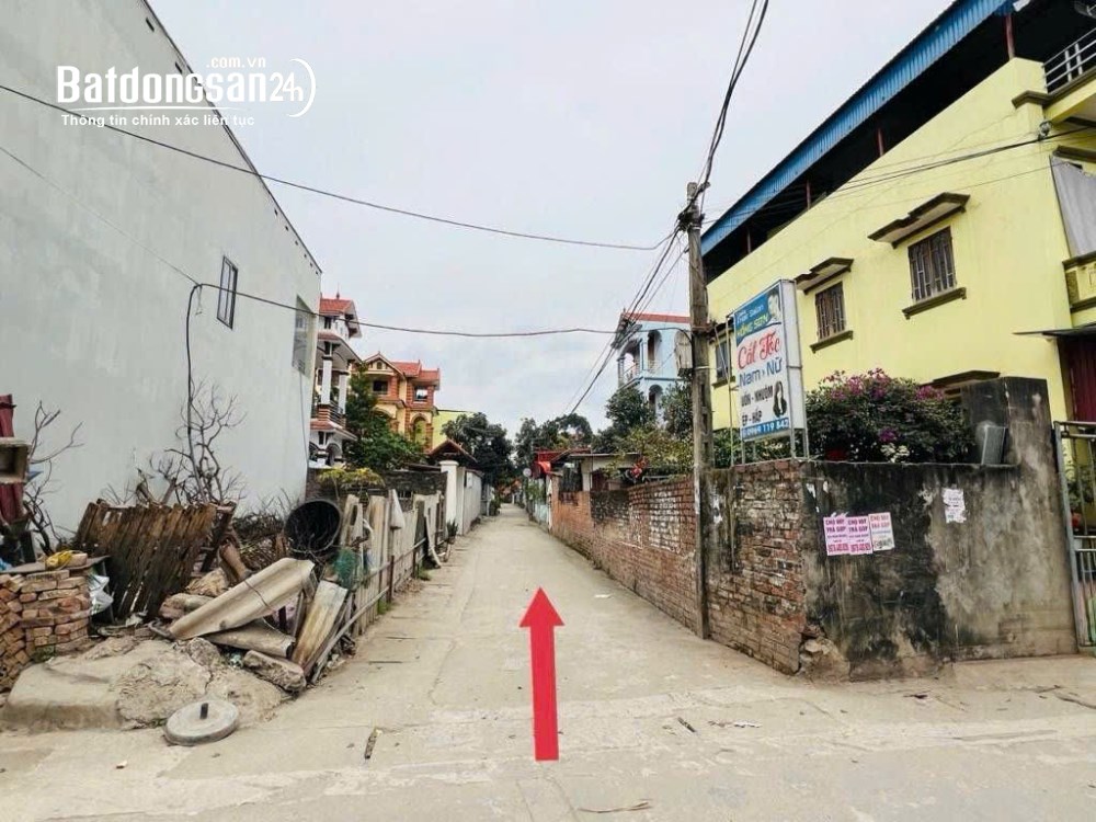 Bán nhà lô góc 104m2, 2 tầng, full thổ cư, sẵn vào ở, thôn Yên Vinh- Thanh Lâm- Mê Linh.