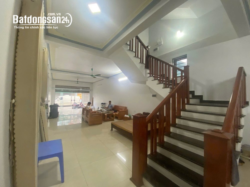 Bán nhà 3 tầng 100m2, full thổ cư, thôn Thường Lệ- Mê Linh, sẵn vào ở- có thể kinh doanh.