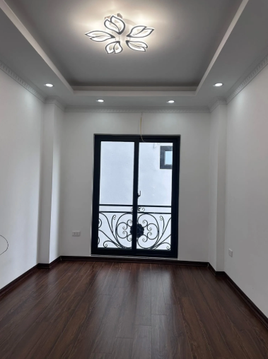 NHÀ MỚI 5T – LÔ GÓC – TRUNG TÂM CỰ KHỐI, LONG BIÊN – CHỈ 3,9 TỶ.