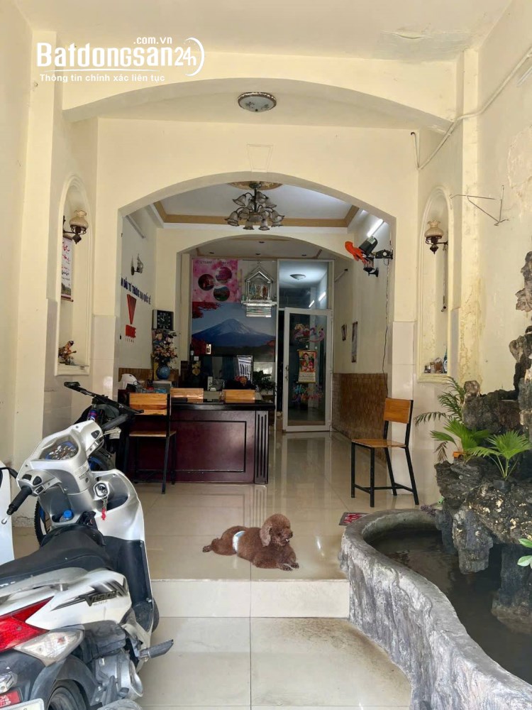  Nhà Cách MT Đường Nguyễn Văn Quá - Hẻm 8M - Giá 7,4 Tỷ, (Quận 12 cũ), TP Hồ Chí Minh.