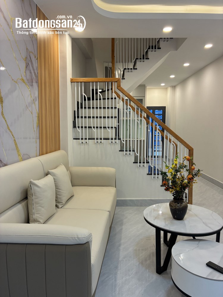 Bán gấp nhà đẹp Phan Văn Trị, P.5, Gò Vấp. Đối diện VincomPlaza. 35M2. 6.98 Tỷ