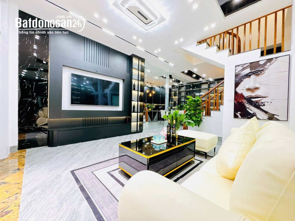 Nhà 45m2, mt 4,5m, giá 12.3 tỷ, TL, Vương Thừa Vũ, P. Khương Đình (Q Thanh Xuân cũ).
