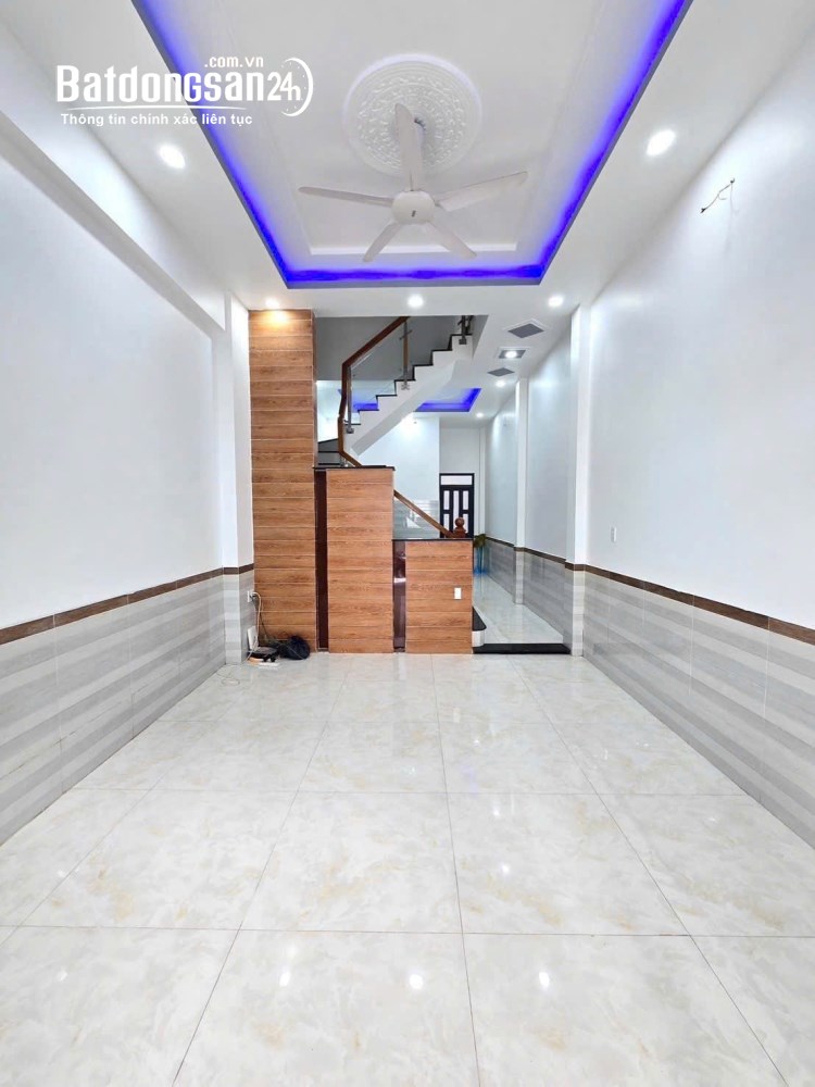 Bán nhà 1 Trệt 2 lầu, 50m2, SHR thổ cư, đường ô tô, giá 4 tỷ, Đ. Nguyễn Ái Quốc, P. Biên Hòa.