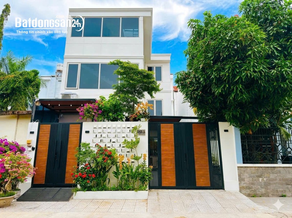 BIỆT THỰ SÂN VƯỜN KHU BỘ CÔNG AN Q7 - 3 TẦNG - 9X17M - 18,5 TỶ.