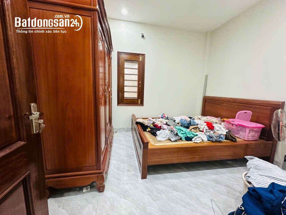 Nhà mt 38m2, nhỉnh 7 tỷ, ô tô đỗ cửa, thoáng trước sau, Quốc Lộ 32, Xã Hoài Đức, TP Hà Nội.