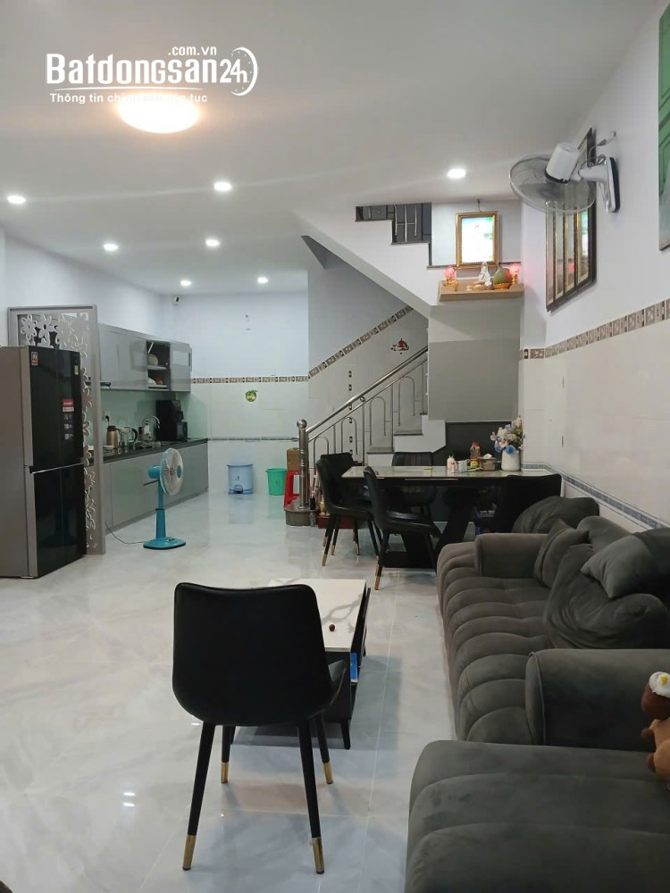 Bán nhà mặt tiền 56m2, 3 tầng, 3PN, giá 7.4 tỷ, Phường Tăng Nhơn Phú (Quận 9 cũ).