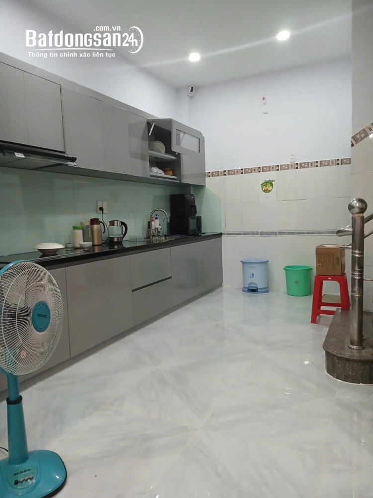 Bán nhà mặt tiền 56m2, 3 tầng, 3PN, giá 7.4 tỷ, Phường Tăng Nhơn Phú (Quận 9 cũ).