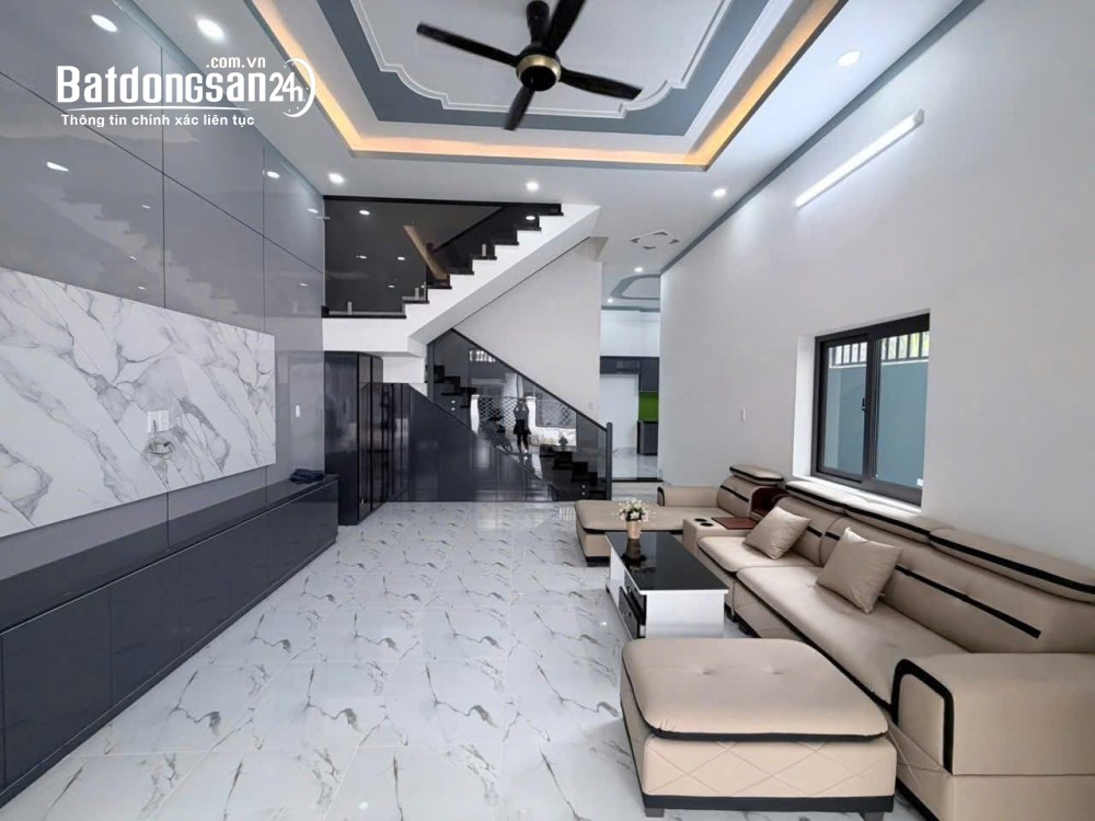 Bán nhà 107m2, giá 4.7 tỷ, Sổ hồng riêng thổ cư 100%, Nguyễn Ái Quốc, P. Biên Hòa, Đồng Nai.