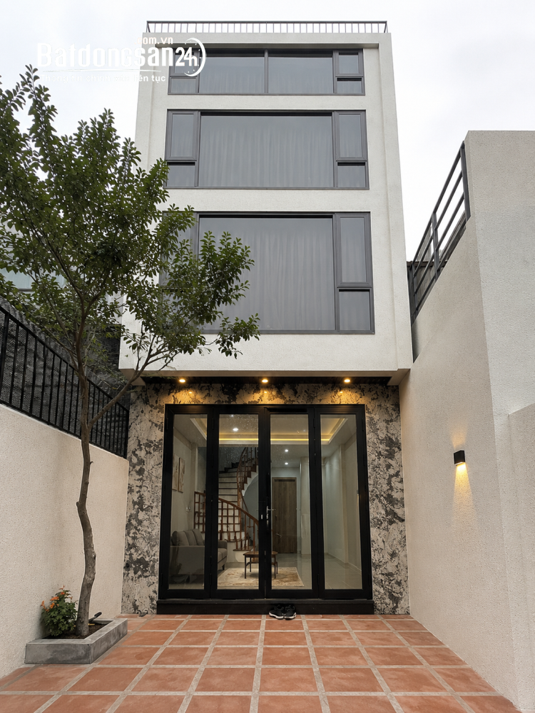Bán nhà 4 tầng 70m2, nhỉnh 12 tỷ, Phố Lệ Mật, Phường Việt Hưng (Q Long Biên cũ), TP Hà Nội