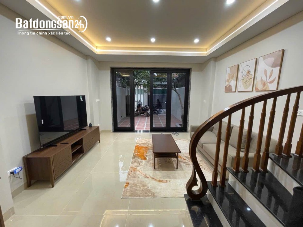 Bán nhà 4 tầng 70m2, nhỉnh 12 tỷ, Phố Lệ Mật, Phường Việt Hưng (Q Long Biên cũ), TP Hà Nội