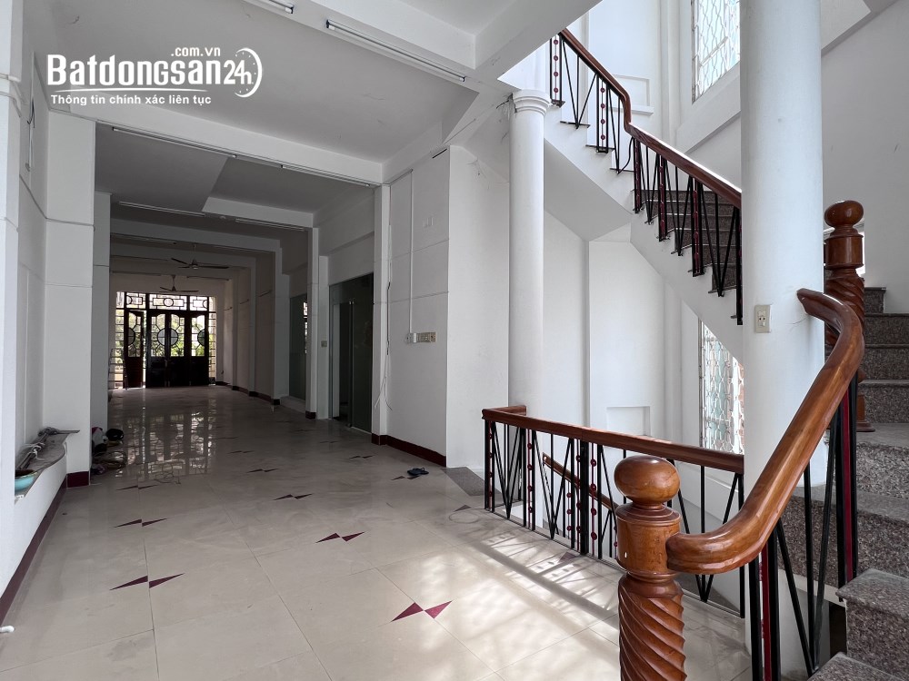 Nhà MT Trần Hưng Đạo Tuy Hòa Đắk Lắk – 157m2 4 tầng – 60 triệu/tháng.