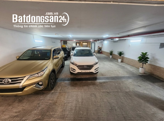 Bán tòa nhà văn phòng Phố Vọng 235m2 x 9 tầng thang máy, đủ PCCC.