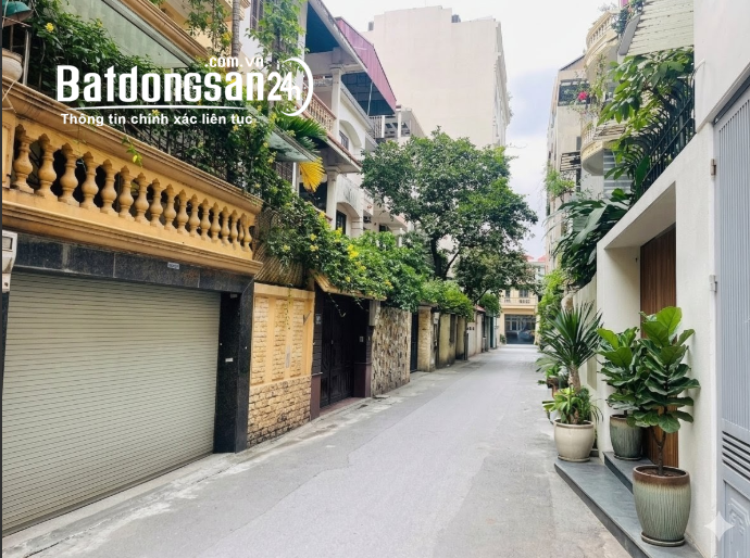 Bán nhà vườn mặt phố Lê Trọng Tấn 260m2 x 5 tầng thang máy, lô góc 2 mặt đường.