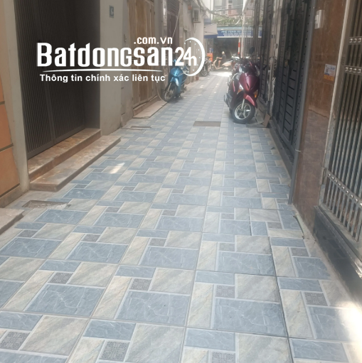 Bán đất tặng nhà cấp 4 phố Kim Giang 33m2, mặt tiền 4.3m, ngõ ba gác thoáng gần phố.