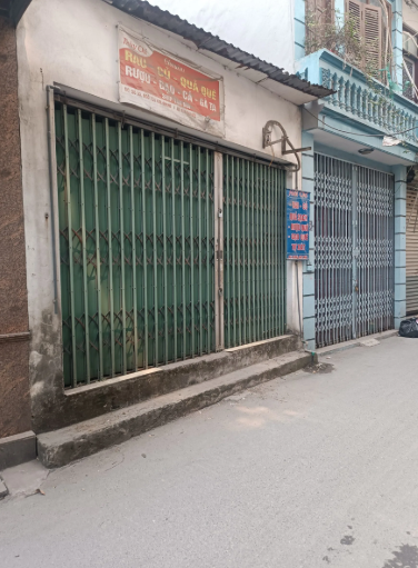 Bán đất tặng nhà cấp 4 phố Kim Giang 33m2, mặt tiền 4.3m, ngõ ba gác thoáng gần phố.