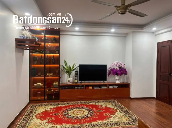 Bán căn góc chung cư Phùng Hưng 90m2 2PN tầng trung gần viện K Tân Triều.