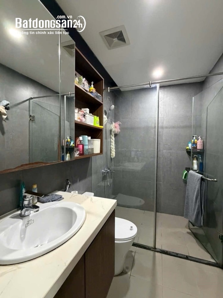 Chung cư mini Khương Trung, Thanh Xuân, DT 72m2, full nội thất xịn, ngõ thoáng, giá hơn 6 tỷ.