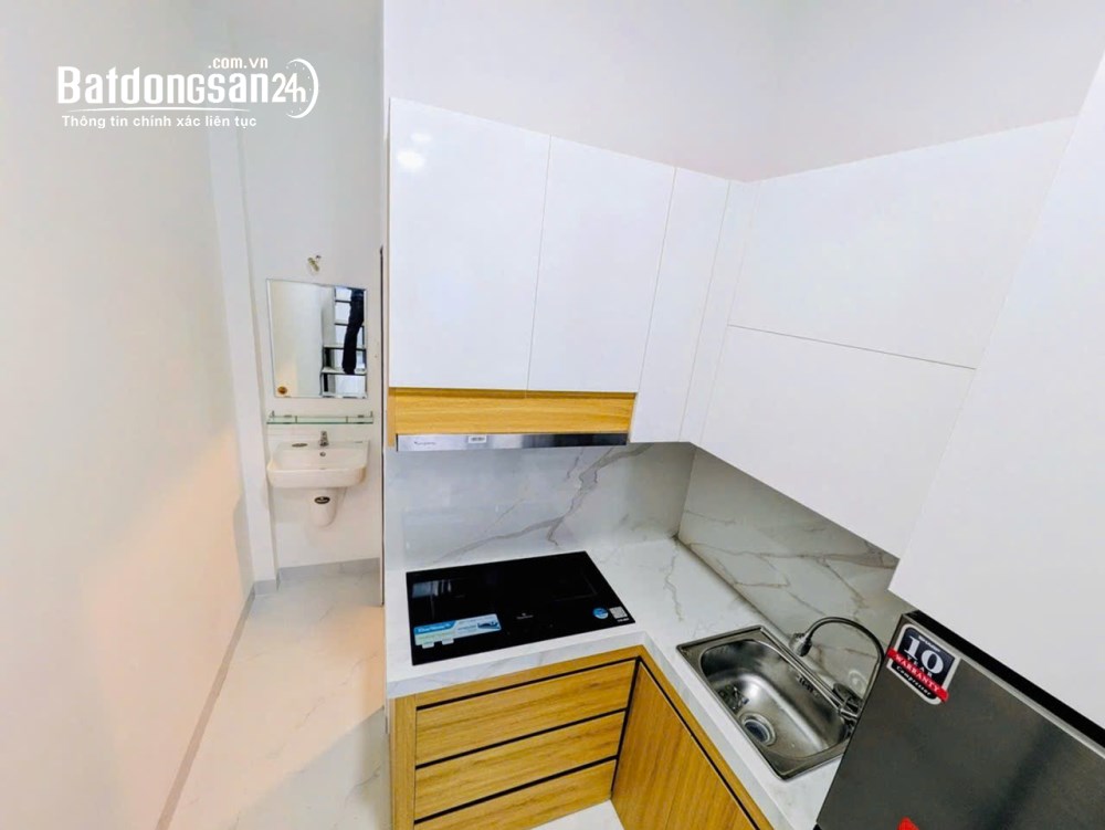Nhà 3 tầng mới xây cạnh sân bay TSN, Gò Vấp, DT 42m², chỉ 4.75 tỷ.