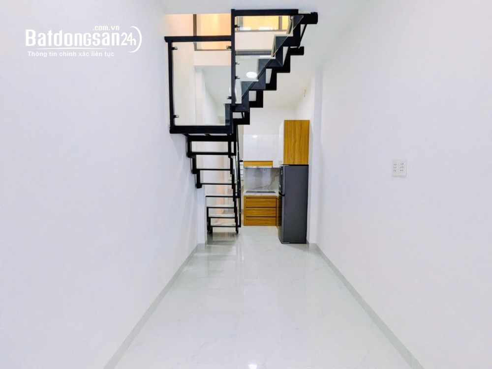 Nhà 3 tầng mới xây cạnh sân bay TSN, Gò Vấp, DT 20m², chỉ 2.78 tỷ.