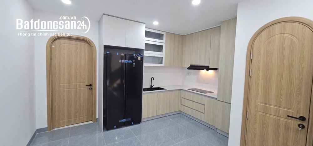 Bán nhà 3 tầng mới xây cạnh sân bay Tân Sơn Nhất Gò Vấp, diện tích 42m², giá chỉ 4.75 tỷ.