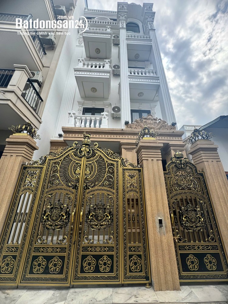 Bán nhà 95m² phố Việt Hưng, ngõ thông ô tô vào nhà, mới xây 5 tầng thang máy, giá 20.5 tỷ.