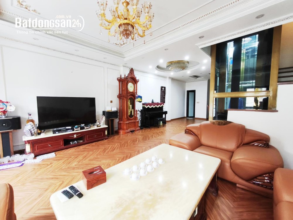Bán nhà 95m² phố Việt Hưng, ngõ thông ô tô vào nhà, mới xây 5 tầng thang máy, giá 20.5 tỷ.
