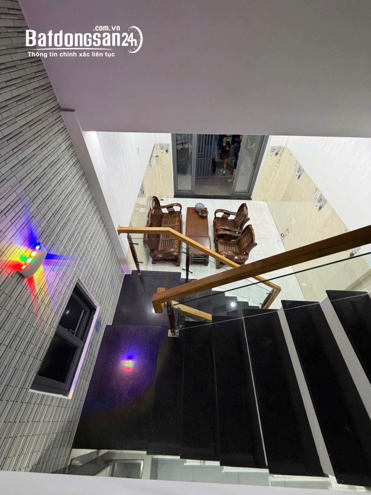Bán nhà phố Sơn Trà, Đà Nẵng – Căn góc 2 thoáng, 60m², sổ hồng hoàn công, cách biển 200m.