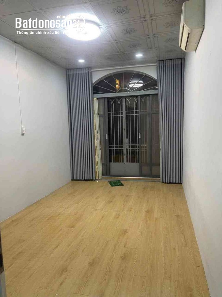 Nhà lô góc đường Bông Sao, Phường Chánh Hưng, TP. HCM, diện tích 44m² × 2 tầng, giá chỉ 4.5 tỷ.