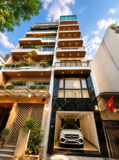 Bán tòa nhà 7 tầng TM, Ngọc Lâm - Long Biên, 58m², gara 2 ô tô, full nội thất cao cấp