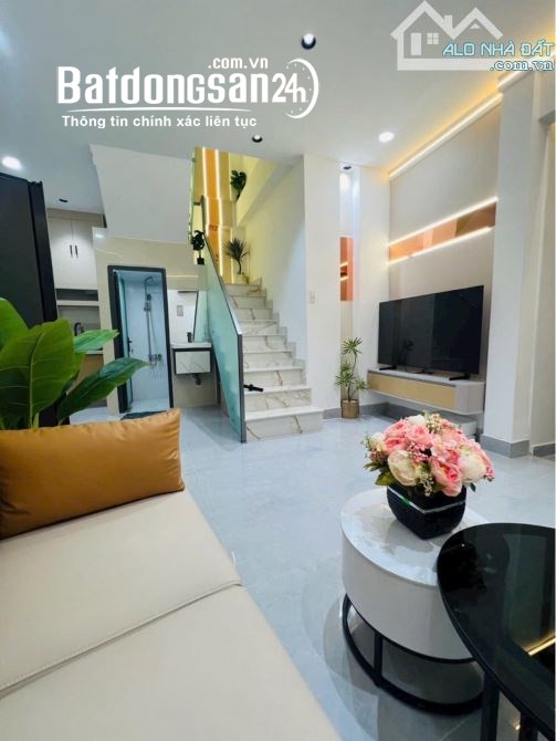 Bán nhà kiên cố gần ĐH Công Nghiệp, Gò Vấp – 40m², hẻm thông sát ô tô, full nội thất, giá tốt.