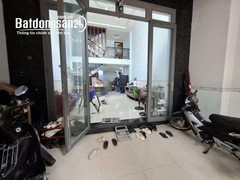 Bán nhà đẹp, giá cực tốt tại sát vách Nguyễn Sơn, Tân Phú – Diện tích 77m², 3 tầng – Chỉ 5.7 tỷ.