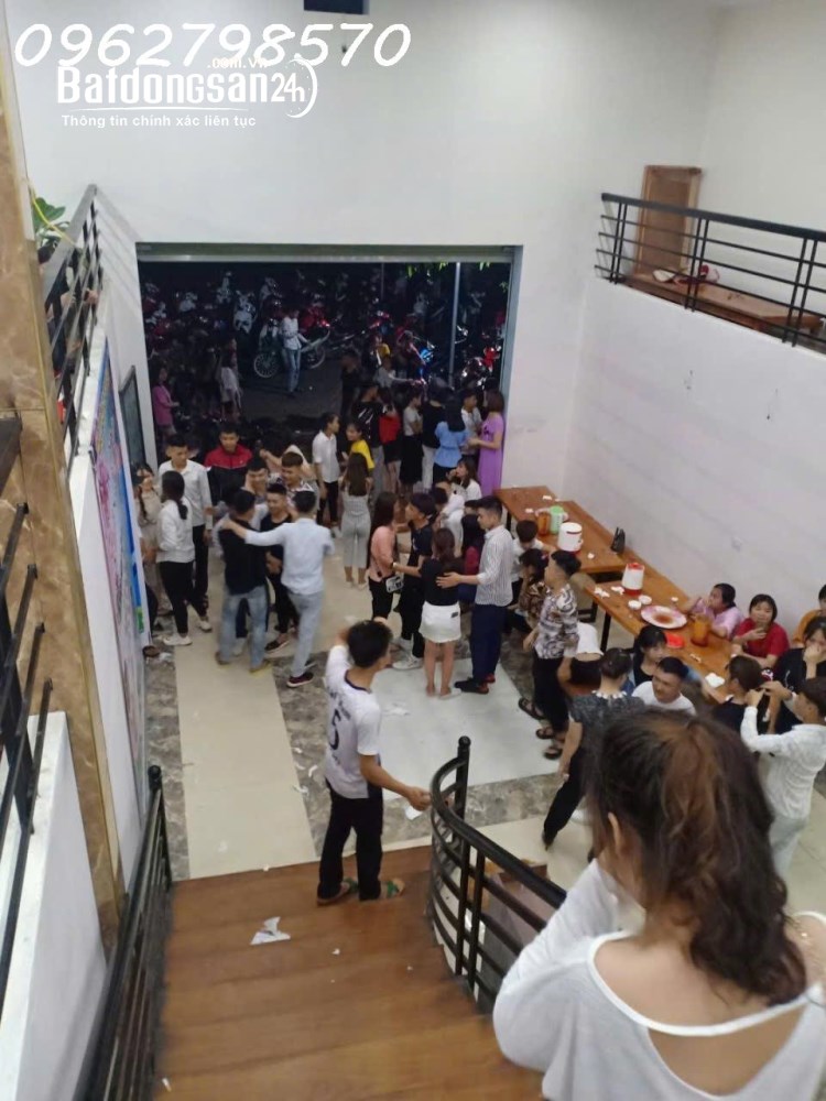 Chuyển nhượng đất ở đô thị (ODT) kèm nhà hàng view hồ tại xã Yên Thủy, Phú Thọ – Giá 8.5 tỷ.