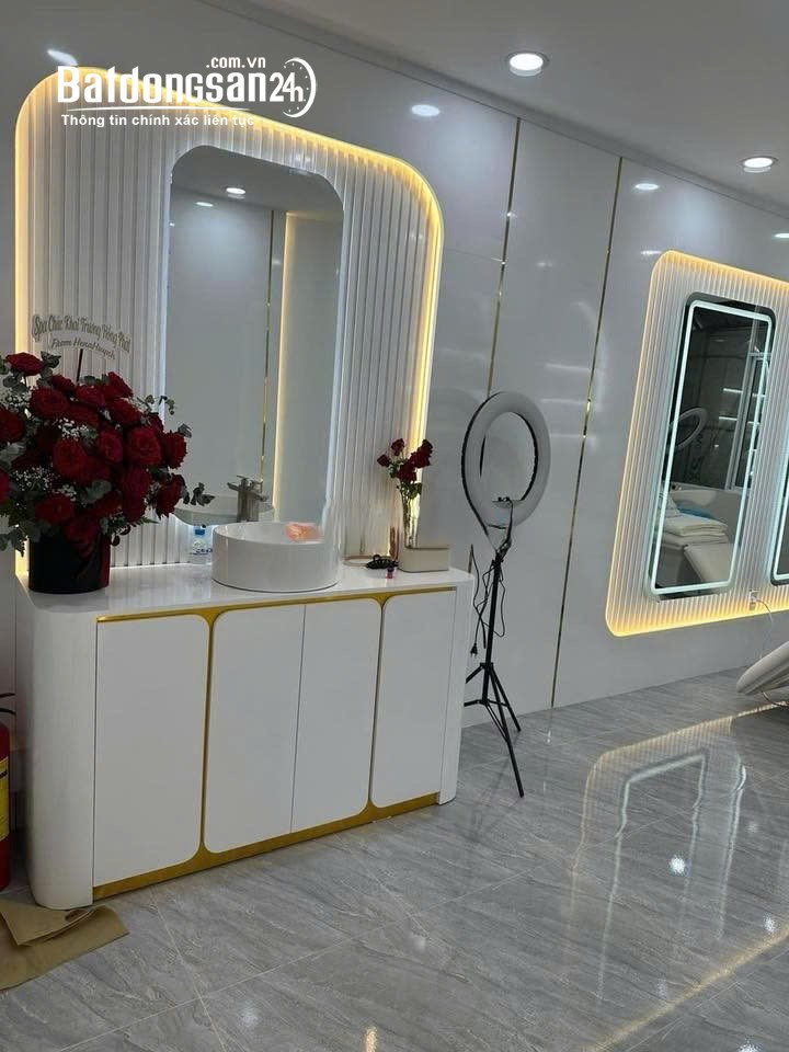 Cho thuê nhà nguyên căn mặt tiền Quận 3 – Tiện kinh doanh – 4PN – 35 triệu/tháng.